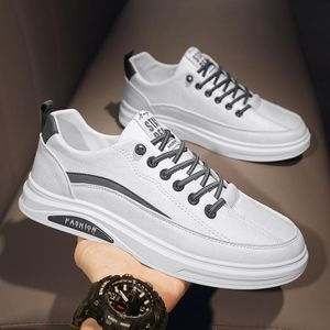 Baskets d'Été pour Homme 2025 Chaussures de Sport Décontractées Tendance en Cuir Blanc Assorties à Tout avec Doublure Souple en PU à la Mode