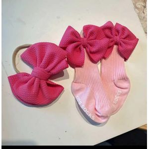 ACCESSOIRES BÉBÉ – BARETTE+CHAUSSETTE