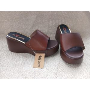 Mode Chaussure compensée marron 