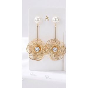 Boucles d'oreilles Orlana - Fleurs dorées avec perles