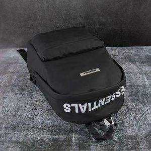 Essential Sac à Dos Classique Unisexe Couleur Noir Crème.
