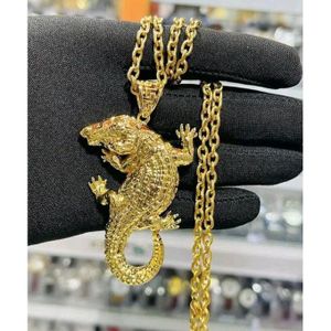 Chaîne Hommes Et Femme Caïman