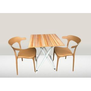 Tables pliante effet bois marron et de chaises en plastique marron 