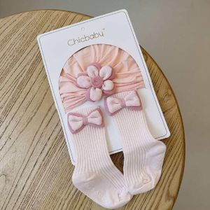 ACCESSOIRES BÉBÉ – BARETTE+CHAUSSETTE