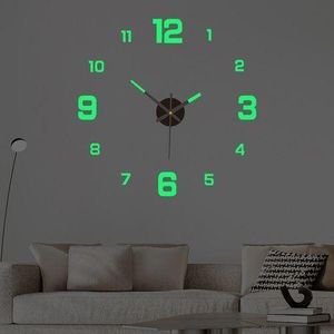 Horloge Murale 3D DIY Géante – Chiffres Autocollants Fluorescents et Lumineux – Pendule Murale Silencieuse sans Cadre – Décoration Design pour Salon, Chambre et Bureau