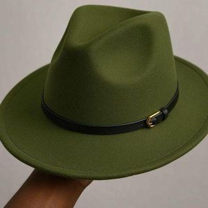 Chapeau Fedora Élégant en Feutre vert avec Détail Métallique