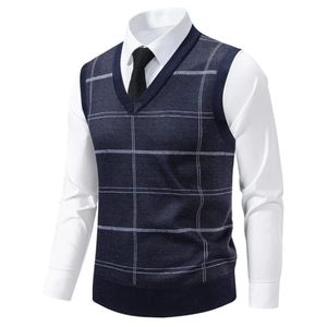 Pull Sans Manches Homme Col V à Carreaux blanc  – Élégant et Confortable – 