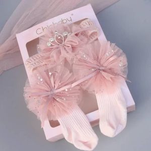 ACCESSOIRES BÉBÉ – BARETTE+CHAUSSETTE