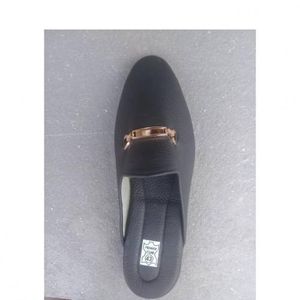 Babouche En Cuir Avec Médaille - Noir