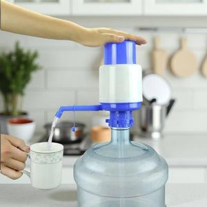 Distributeur D'eau Pompe à Main Pompe A Eau Manuelle - Servez votre eau sans effort et en toute simplicité