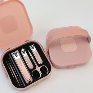 Ensemble de manucure portable de 8 pièces, outils de soin des ongles durables organisés dans un étui de rangement à main pour utilisation à domicile et en voyage-rose