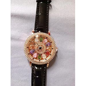 Mode Montre rotative ornée de strass