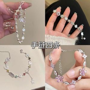 Ensemble de 4 Bracelets à Breloques Argentés Mignons pour Femmes