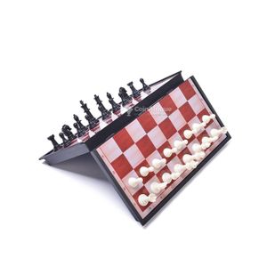 Jeu De Société Classique «échecs», Plateau, Jeux D'échecs, Divertissement Et Sport