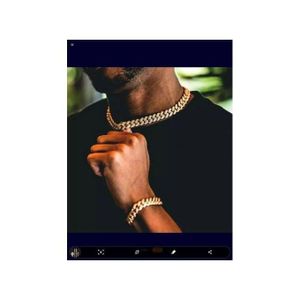 Complet Chaine Avec Bracelet à Bon Prix Qui Ne Noircit Pas Le Prix Fait La Qualité