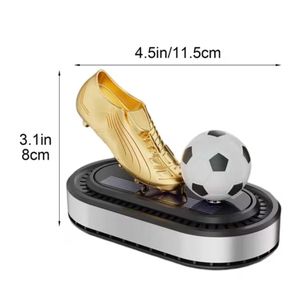Désodorisant de Voiture Solaire "Soulier d'Or" – Parfum d'Ambiance Rotatif Auto en Forme de Crampon de Football