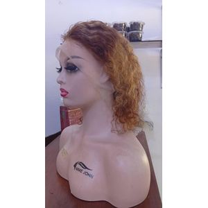 Perruque Femme Bouclée