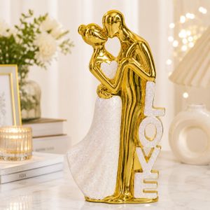 Statue Couple Amoureux "LOVE" – Décoration Élégante Dorée