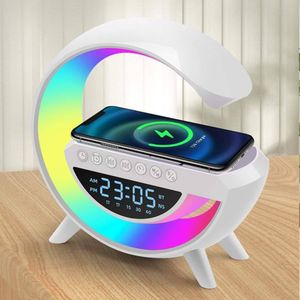 Réveil Futuriste qui Éclaire vos Matins - Lampe LED Chargeur Sans Fil-Radio Réveil