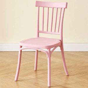 Chaise de Salle à Manger Rio – L'éclat du design scandinave et le confort au quotidien