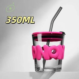 Coupe à café en verre d'eau de paille avec couvercle