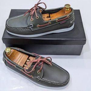 Baladeuse Tendance pour Homme - Revêtement style cuir résistant -VERT- Confort & Style