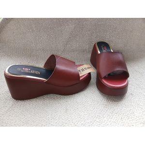Mode Chaussure compensée rouge bordeaux 