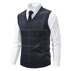 Pull Sans Manches Homme Col V à Carreaux – Élégant et Confortable – Bleu Marine