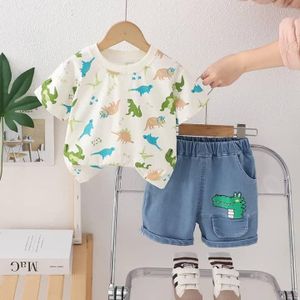 Petit aventurier, un ensemble garcon frais colore et plein de fantaisie parfait pour les petits explorateurs