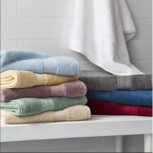 Lot de 2 Serviette De Bain de bopnne qualité , taille moyenne 