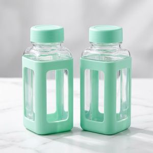 Lot de 2 Gourdes Carrées en Verre Vert Menthe avec Housse Protection Silicone & Bouchon Étanche – Design Épuré & Écologique