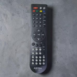 Télécommande AKIRA AD AR06 – Pour téléviseur et multimédia