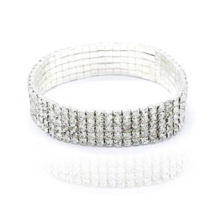 Bracelet de cheville extensible argenté à 5 rangs, orné de strass et de cristaux. Bijou de pied idéal pour les anniversaires, les mariages et les fêtes.
