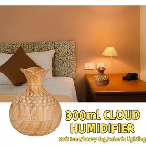 Humidificateur d'air USB 300ml, Mini Humidificateur, Humidificateur de Bureau, Humidificateur en Forme de Vase Creux avec Lumières de Nuit Colorées, 7 couleurs, 2 Modes de Brume - Finition bois foncé
