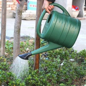 Arrosage en plastique grand arrosoir , arroser le jardin, arroser la chaudière