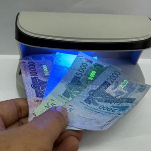 Détecteur de faux billets 