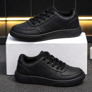 Chaussure basket de sport solide pour enfant - en gomme - noir
