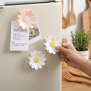 2 Pack Daisy Magnetic Bag Clips, Cute Chip Clip Magnets for Fridge, Food Sealing Clips for Snack Bag Storage, Funny Fridge Organizer & Kitchen Decor Gift