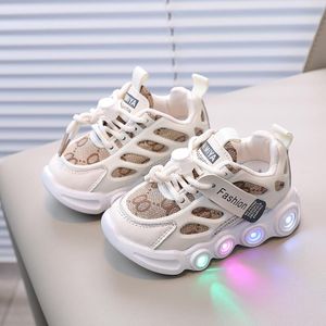 Arsuxeo Chaussures de sport pour enfants de 1 à 7 ans (garçons et filles) - Baskets lumineuses LED