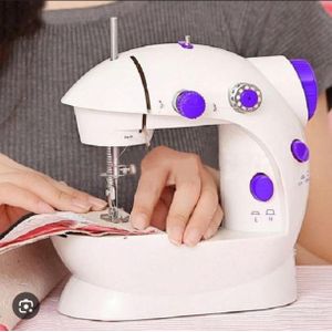 Mini machine à coudre électrique portable SM 202A dotée d'un système à double fil et de deux vitesses 