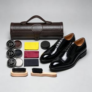 General Un kit de cirage de chaussures, comprenant des poils de brosse, des outils de cirage portables, durables, fabriqué avec des matériaux de haute qualité, au design novateur, léger et facile à transporter.