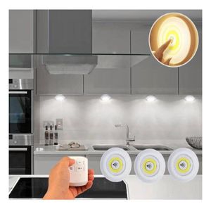 Lampe LED sans fil avec télécommande (On dit aussi spots LED autocollants ou lumières LED push light avec télécommande)