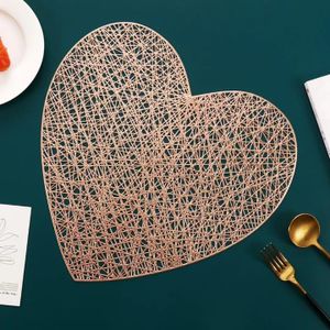 6 Set de Table en Forme de Cœur - Élégance et Raffinement