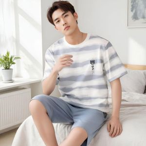 Ensemble t-shirt rayé et short pour homme