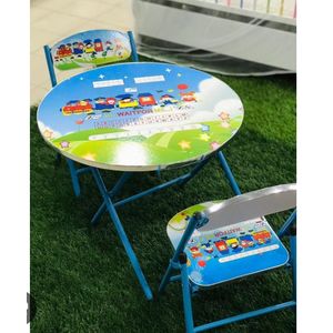 Ensemble table et chaise pliable pour enfants.