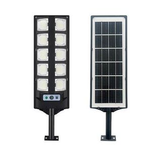 DEUX (2)Très puissante Lampe solaire avec Panneau Solaire Intégré, Télécommande, capteurs de Lumière, Résistance À Eau