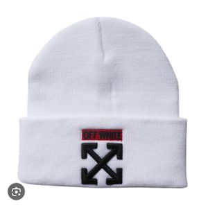 Bonnet blanc en maille côtelée off white 