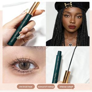 No Mascara couleur, brosse mince pour cils extra longs et bouclés, formule imperméable et à l'épreuve de la transpiration, tenue toute la journée à l'épreuve des taches vs mascara groupeux,