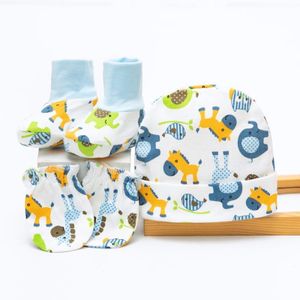 Ensemble Bébé 3 Pièces – Bonnet + Moufles + Chaussons