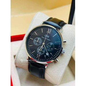 Montre DW chrono fond noir bracelet  et cuire pour homme